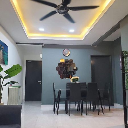 Casa Inderaloka Pantai Batu Buruk Apartman Kuala Terengganu Kültér fotó