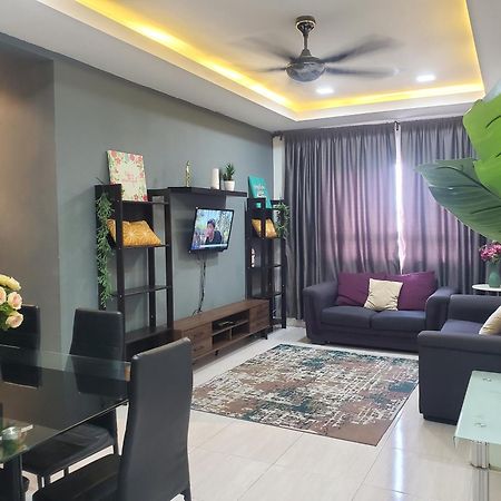 Casa Inderaloka Pantai Batu Buruk Apartman Kuala Terengganu Kültér fotó