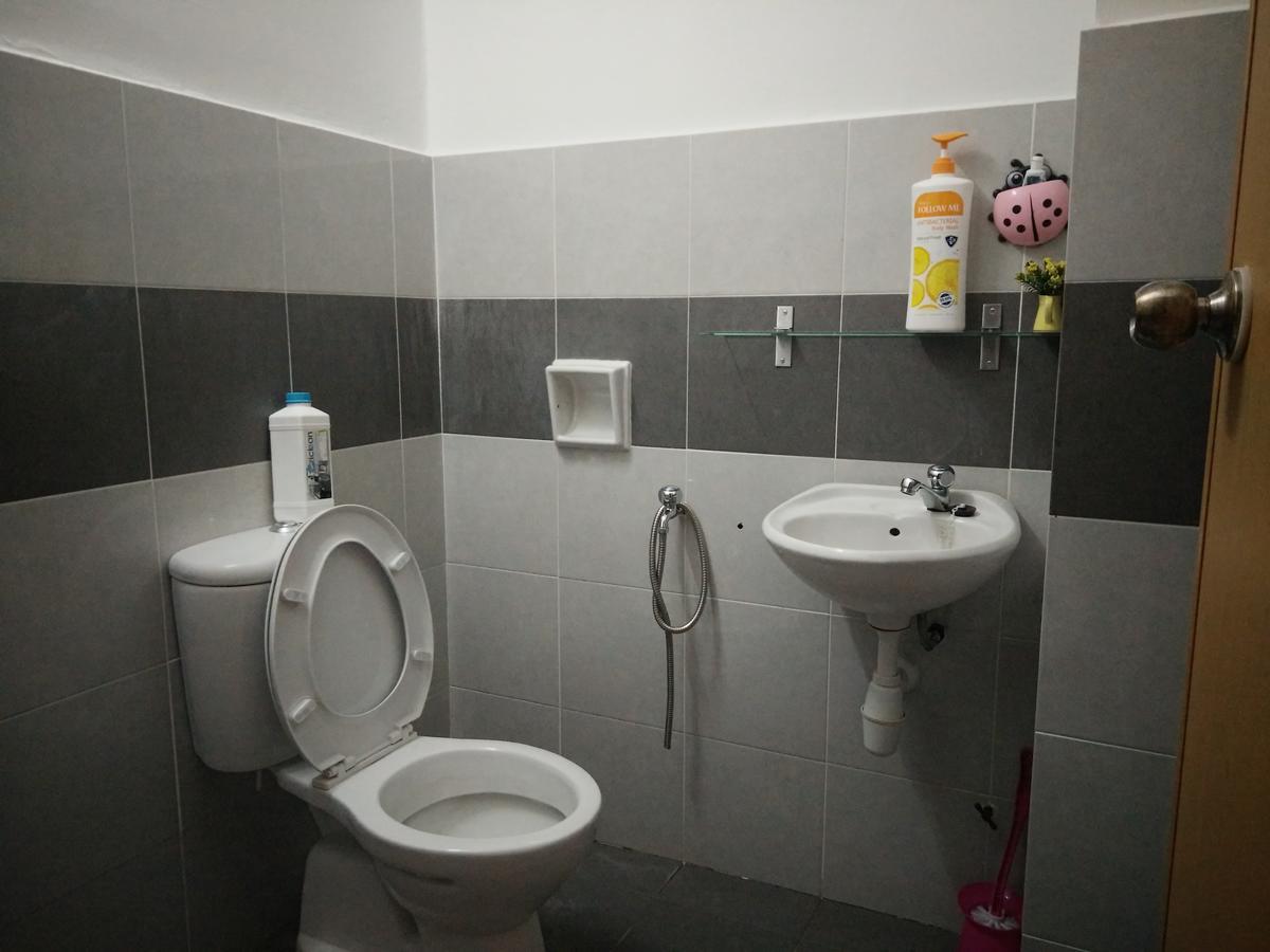 Casa Inderaloka Pantai Batu Buruk Apartman Kuala Terengganu Kültér fotó
