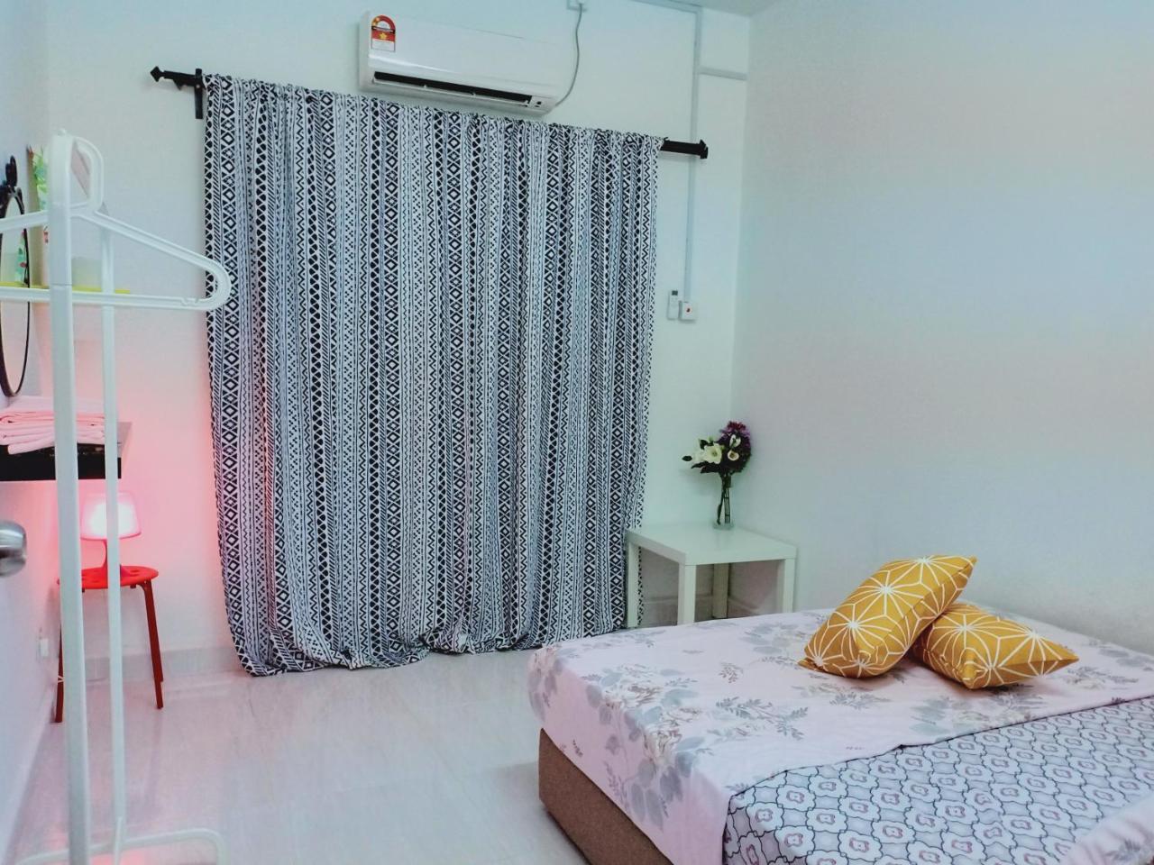 Casa Inderaloka Pantai Batu Buruk Apartman Kuala Terengganu Kültér fotó