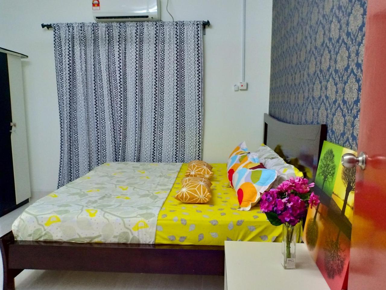 Casa Inderaloka Pantai Batu Buruk Apartman Kuala Terengganu Kültér fotó